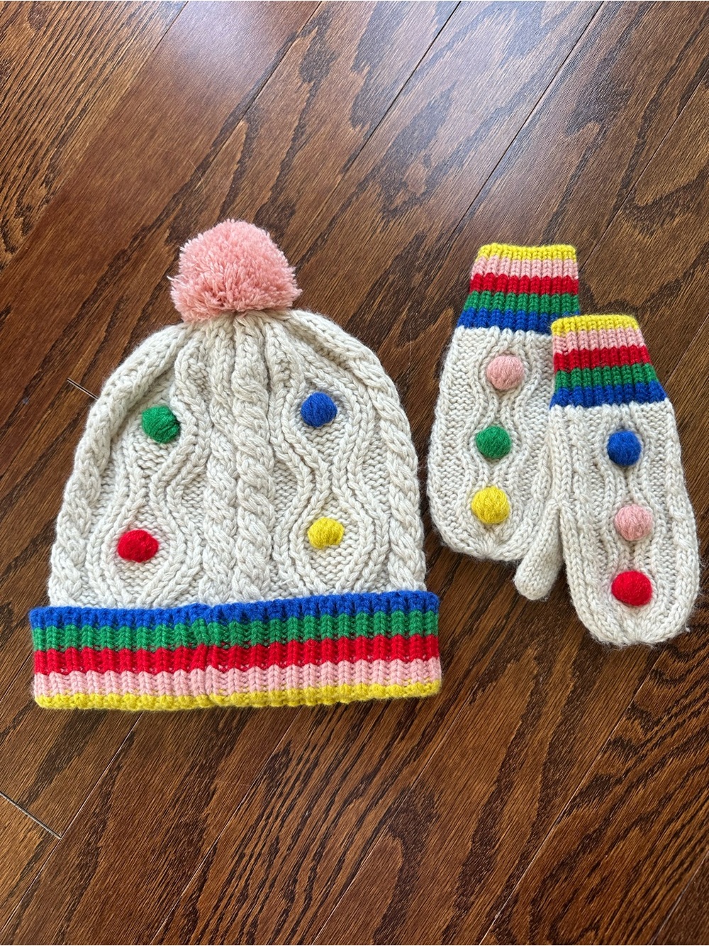 Mini Boden Kids Cream Cable Knit Pom Pom Hat and Mittens Set with Rainbow Trim